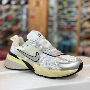 کتونی نایک وی تو کی ران  NIKE V2K RUN  درجه یک 