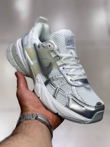 کتونی نایک وی تو کی ران سفیدنقره ای کشلون NIKE V2K RUN درجه یک  