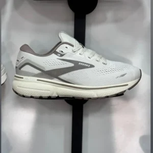 کتونی بروکس آدرنالین گاست ۱۵ (Brooks Adrenaline GTS 15)