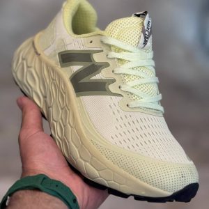 کتونی نیو بالانس Fresh Foam More Trail v3 درجه یک   رنگ کرمی