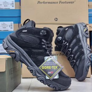 کفش ترکینگ مرل Moab Mid ساق‌بلند ضدآب GORE-TEX با زیره ویبرام – کیفیت  تمام مشکی