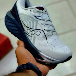 خرید کفش Saucony Triumph درجه یک با تکنولوژی PWRRUN+