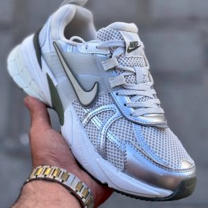 کتونی نایک وی تو کی ران  NIKE V2K RUN  درجه یک 