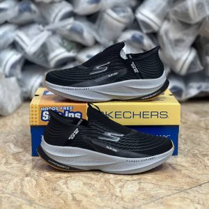 ا کفش اسکیچرز Slip-Ins Aero Burst، رویه بافتی تنفس‌پذیر