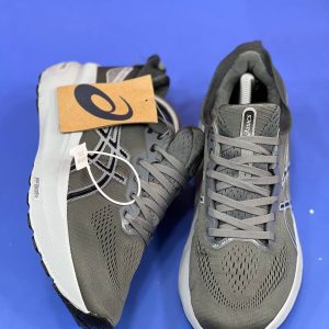 کفش Asics Kayano 31 مخصوص پیاده‌روی و تمرین