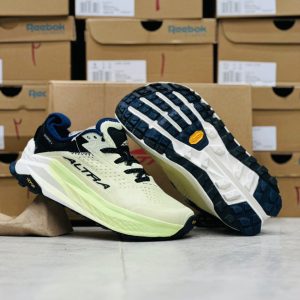 Altra Olympus 6 wide toe box
