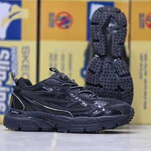 کتونی برند آف‌وایت | کفش اسپرت خاص و ترند Off-White