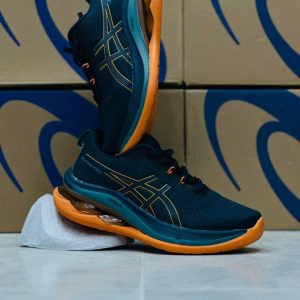 نمای جلو کفش ASICS Gel-Kinsei Max