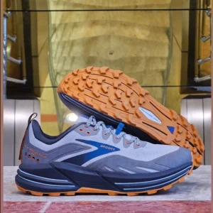 خرید کفش بروکس کاسکادیا ۱۶ | Brooks Cascadia 16 مناسب طبیعت گردی و رانینگ