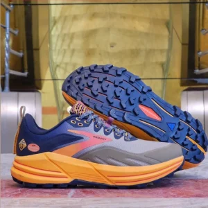 خرید کفش بروکس کاسکادیا ۱۶ | Brooks Cascadia 16 مناسب طبیعت گردی و رانینگ