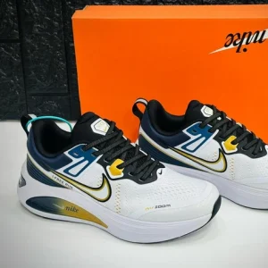 نمای کنار کفش Nike Free Run