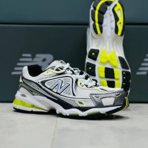 نمای پشت کفش New Balance 1064 با ساختار حمایتی پاشنه