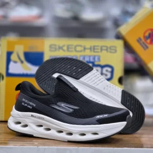 اسکیچرز Max Cushioning زنانه   – راحتی و سبک برای پیاده‌روی و روزمره