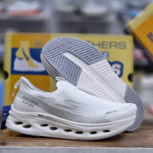 اسکیچرز Max Cushioning زنانه   – راحتی و سبک برای پیاده‌روی و روزمره