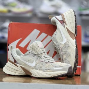 کتونی نایک وی تو کی ران  NIKE V2K RUN درجه یک