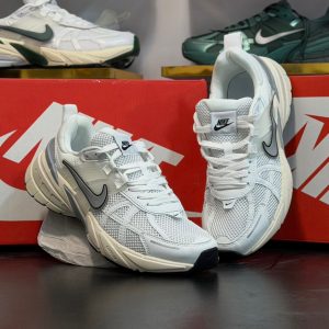 کتونی نایک وی تو کی ران  NIKE V2K RUN درجه یک