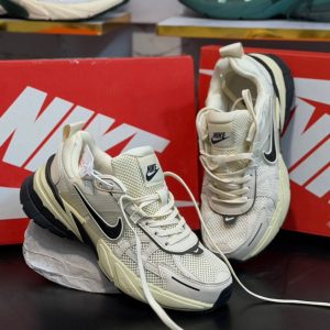 کتونی نایک وی تو کی ران  NIKE V2K RUN درجه یک